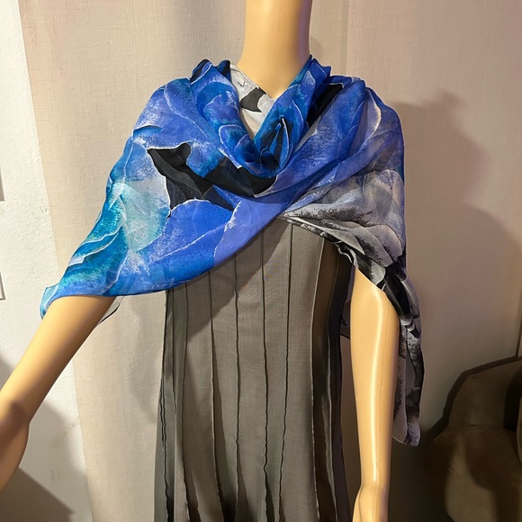 Vince Camuto blues, black and white silk scarf. So unique - Picture 2 of 8
